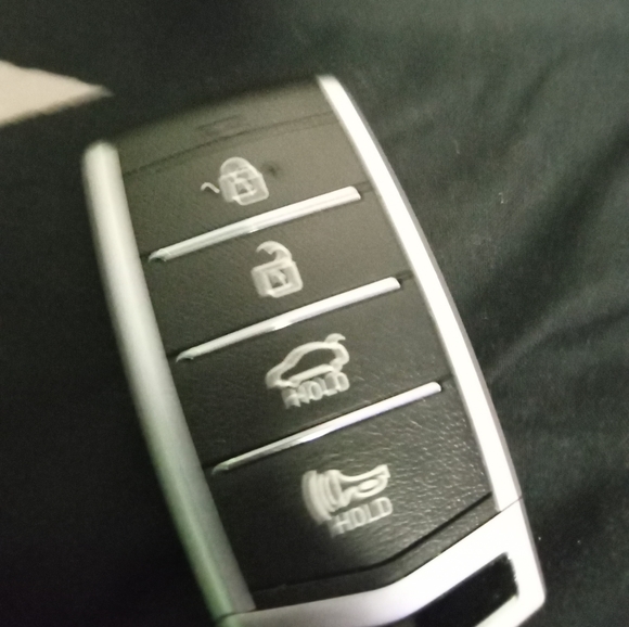 Hyundai Genesis key fob - Picture 2 of 4
